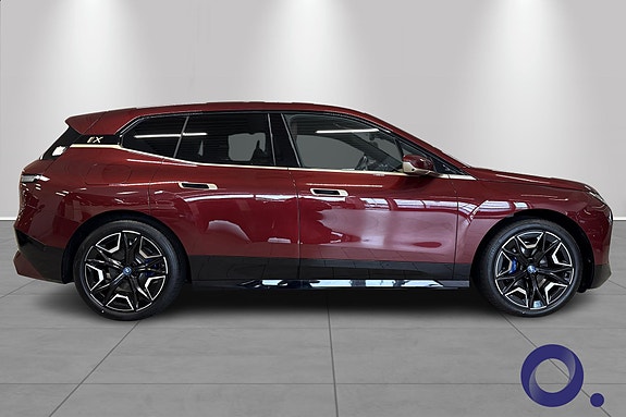 BMW iX 4 of 29