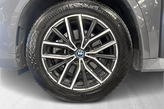 BMW iX1 14 of 14