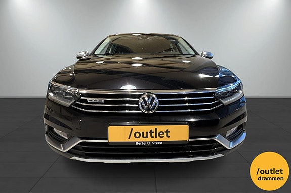 Volkswagen Passat Alltrack 3 of 23