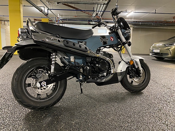 Honda DAX ST 125A 10 of 19