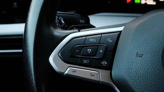 Volkswagen Golf VIII 27 of 29