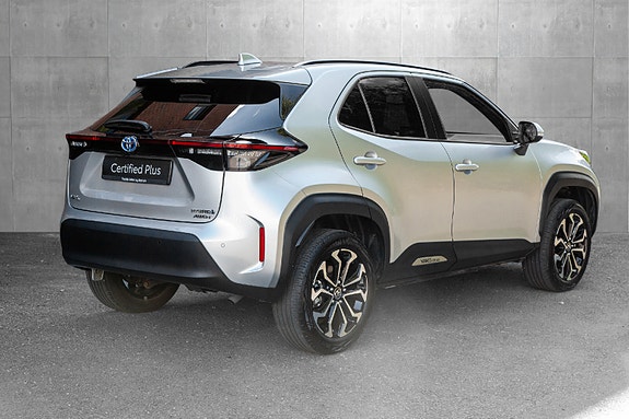 Toyota Yaris Cross 4 of 19