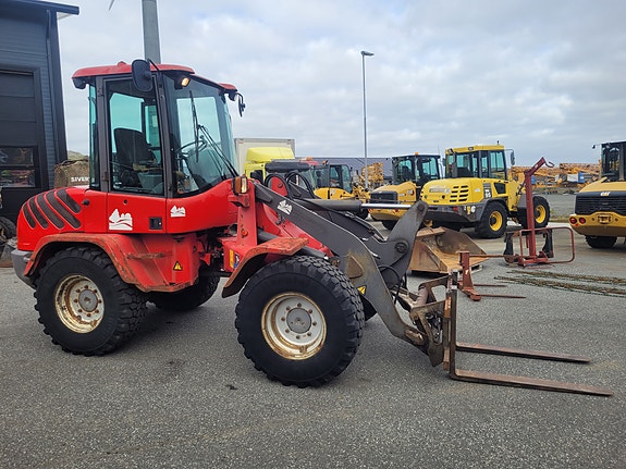 Volvo L30B 2 of 30