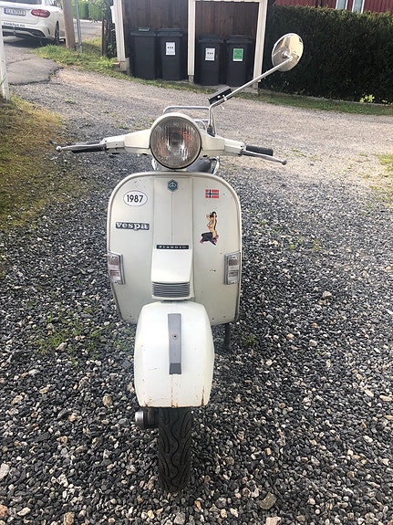 Piaggio PX200E 6 of 12