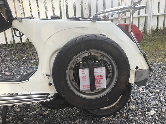 Piaggio PX200E 4 of 12
