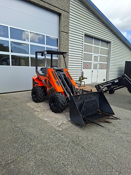 Cast Loader 23T Minilaster- Få arbeidstimer – Komplett redskapspakke 4 of 8