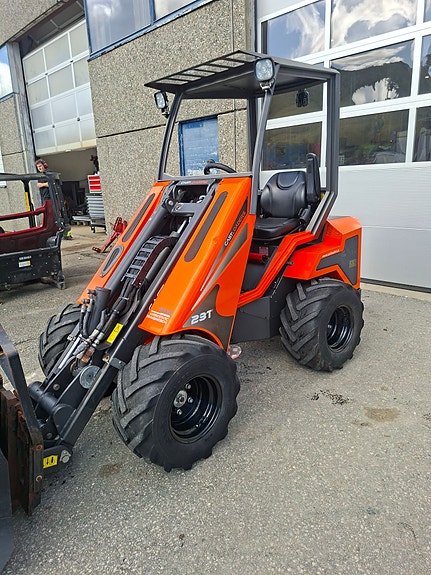Cast Loader 23T Minilaster- Få arbeidstimer – Komplett redskapspakke 2 of 8