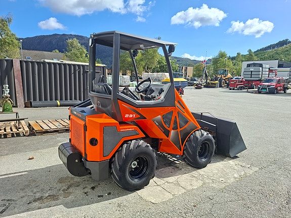 Cast Loader 23T Minilaster- Få arbeidstimer – Komplett redskapspakke 5 of 8