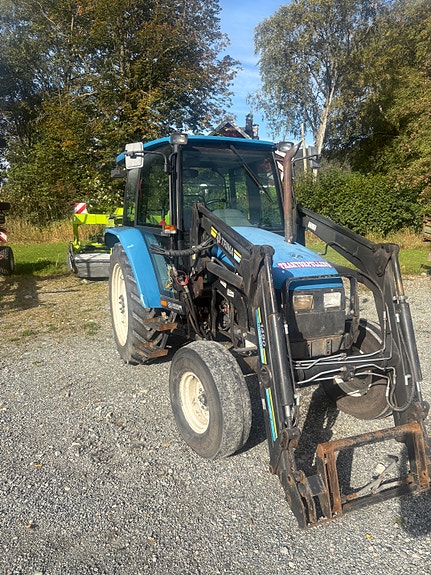 New Holland 5635 7 of 8