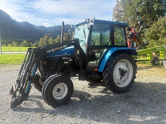 New Holland 5635 2 of 8