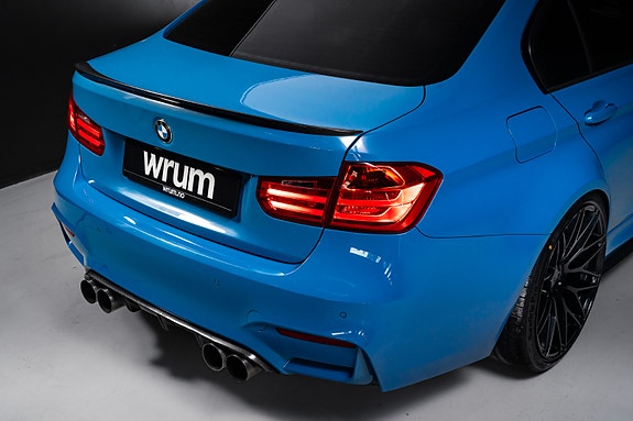 BMW M3 10 of 30
