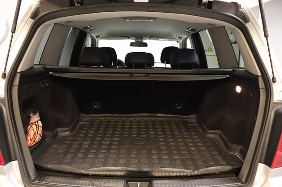 Mercedes-Benz GLK220 18 of 30