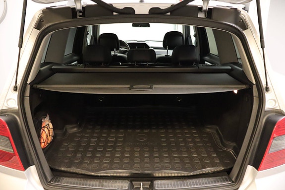 Mercedes-Benz GLK220 17 of 30