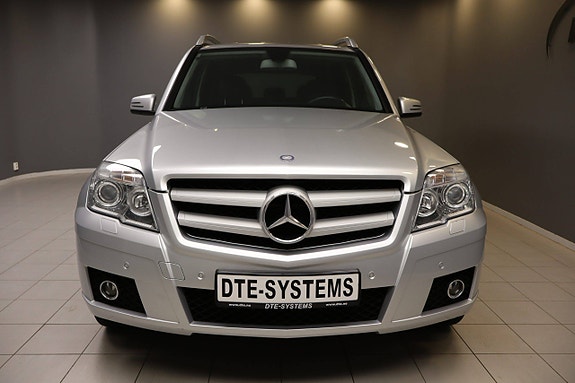 Mercedes-Benz GLK220 8 of 30
