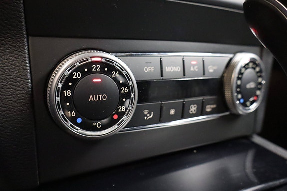 Mercedes-Benz GLK220 7 of 30