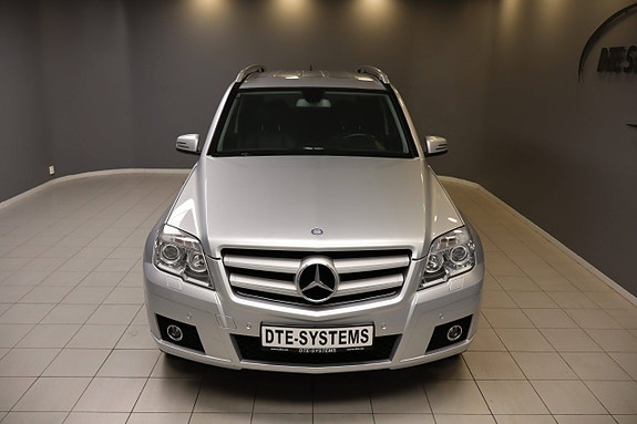 Mercedes-Benz GLK220 12 of 30