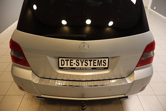 Mercedes-Benz GLK220 11 of 30