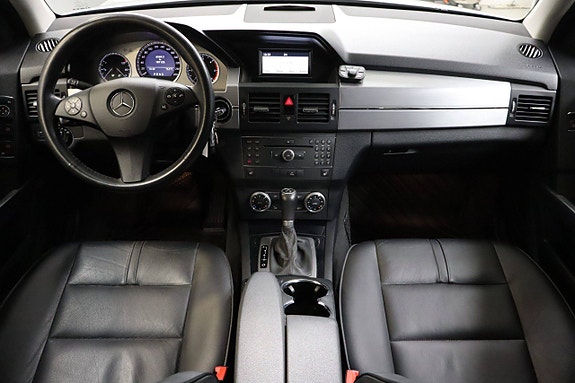 Mercedes-Benz GLK220 3 of 30