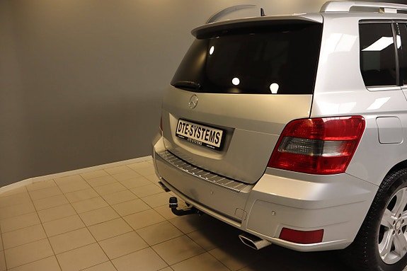Mercedes-Benz GLK220 10 of 30