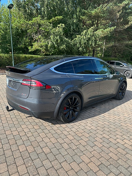 Tesla Model X 3 of 30
