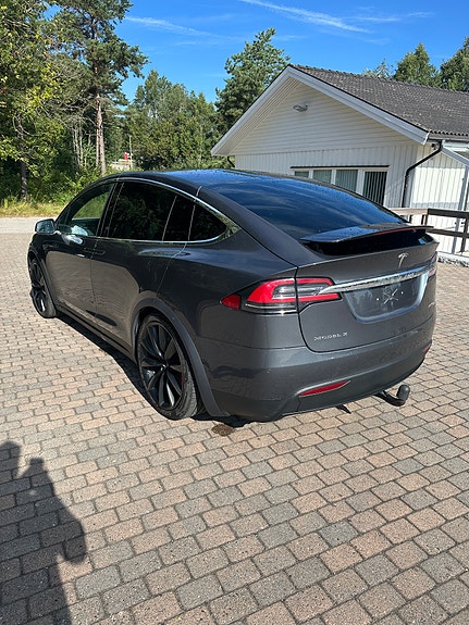 Tesla Model X 4 of 30