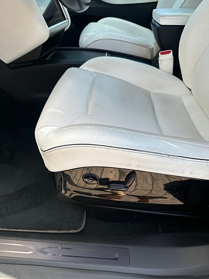 Tesla Model X 28 of 30