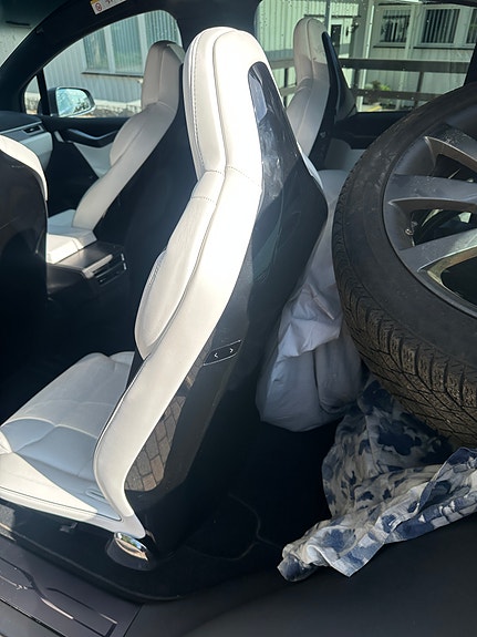 Tesla Model X 23 of 30