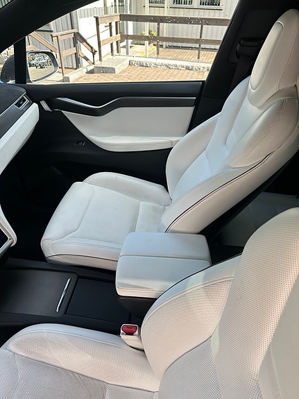 Tesla Model X 20 of 30