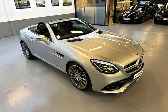 Mercedes-Benz SLC180 7 of 30