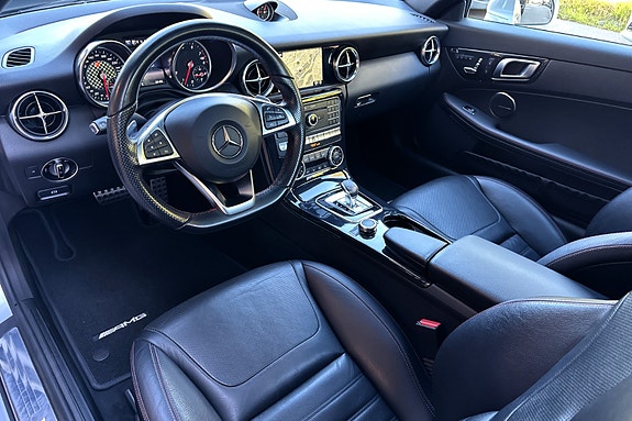 Mercedes-Benz SLC180 9 of 30