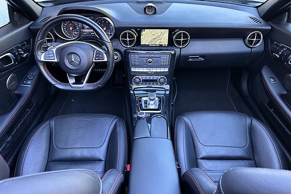 Mercedes-Benz SLC180 11 of 30