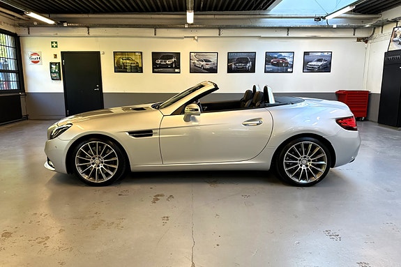 Mercedes-Benz SLC180 2 of 30