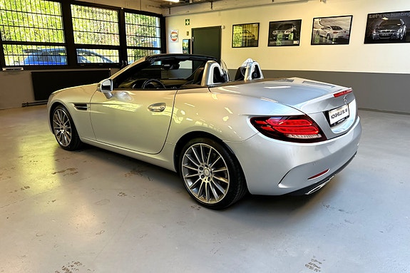 Mercedes-Benz SLC180 3 of 30