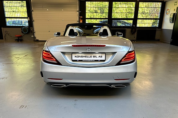 Mercedes-Benz SLC180 4 of 30
