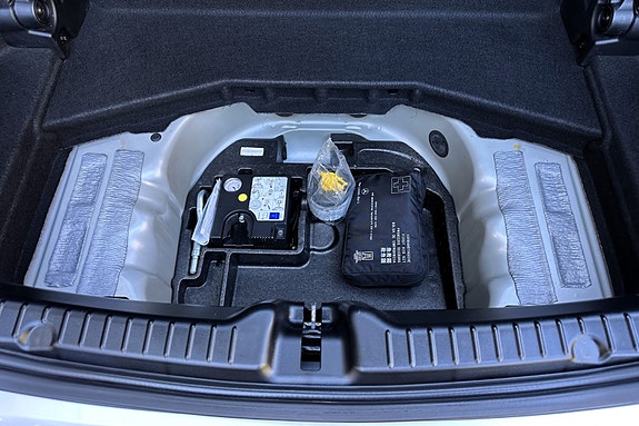 Mercedes-Benz SLC180 17 of 30