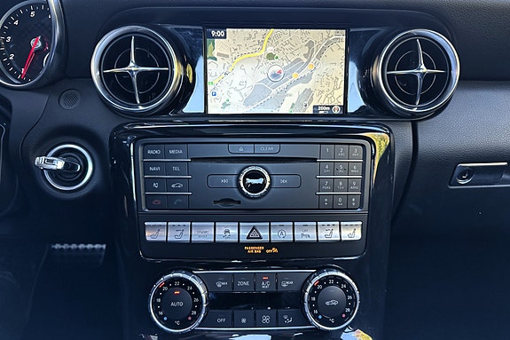 Mercedes-Benz SLC180 21 of 30