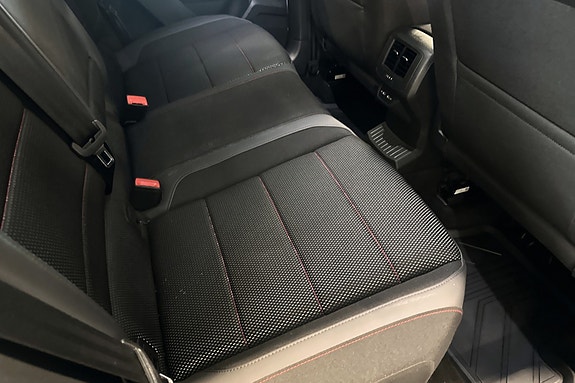 Volkswagen T-Roc 25 of 30