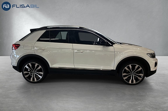 Volkswagen T-Roc 8 of 30