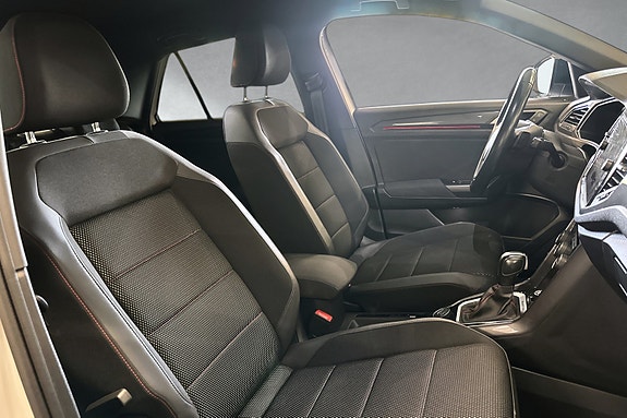 Volkswagen T-Roc 21 of 30