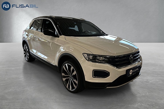 Volkswagen T-Roc 10 of 30