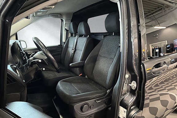 Mercedes-Benz Vito 119 13 of 30