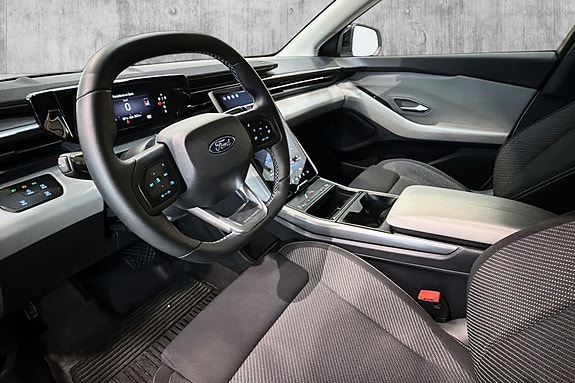 Ford Explorer 16 of 29