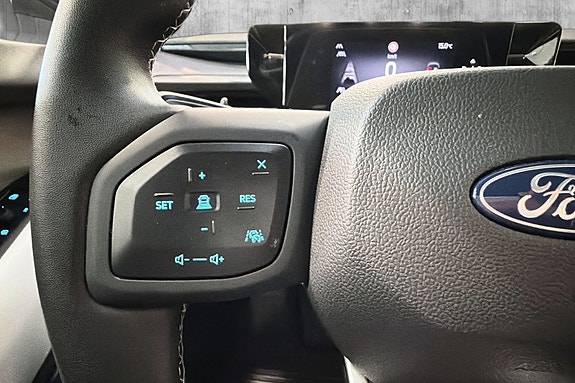 Ford Explorer 22 of 29