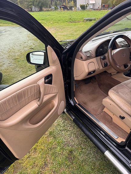 Mercedes-Benz ML270 5 of 22