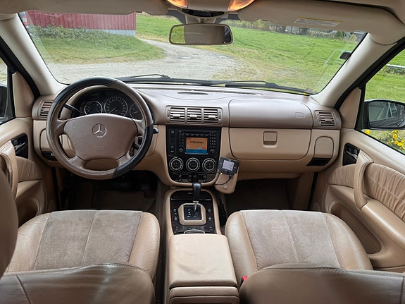 Mercedes-Benz ML270 8 of 22