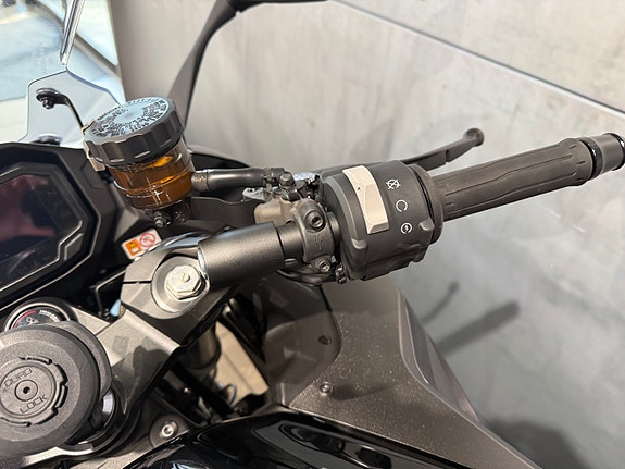 Kawasaki Ninja 1100 SX SE 12 of 18