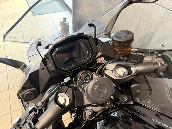Kawasaki Ninja 1100 SX SE 10 of 18