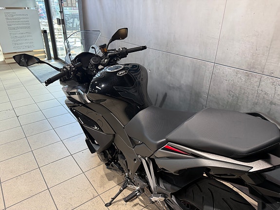 Kawasaki Ninja 1100 SX SE 8 of 18