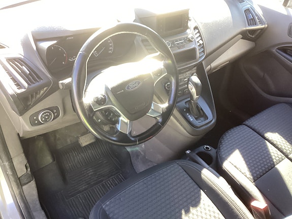 Ford Transit Connect 9 of 12