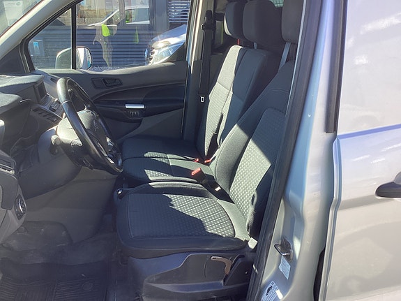 Ford Transit Connect 10 of 12